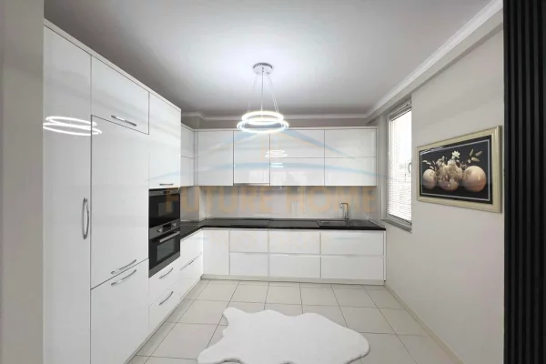 Shtepi ne shitje Apartament ne Tirane, 2+1, Mobilimi E mobiluar, Pagesa 155,000  Euro.