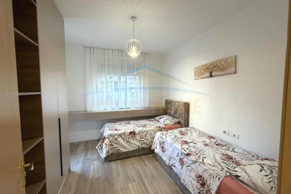 Shtepi ne shitje Apartament ne Tirane, 2+1, Mobilimi E mobiluar, Pagesa 173,000  Euro.