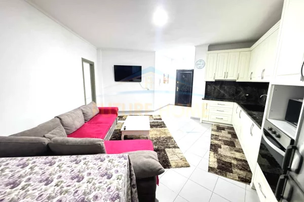 Shtepi me qera 2+1 ne Tirane - 450 Euro