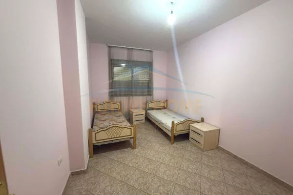 Shtepi me qera Apartament ne Tirane, 2+1, Mobilimi E mobiluar, Pagesa 500  Euro.