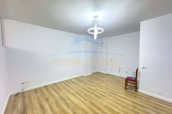 Shtepi ne shitje Apartament ne Tirane, 2+1, Mobilimi Bosh, pa mobiluar, Pagesa 120,000  Euro.