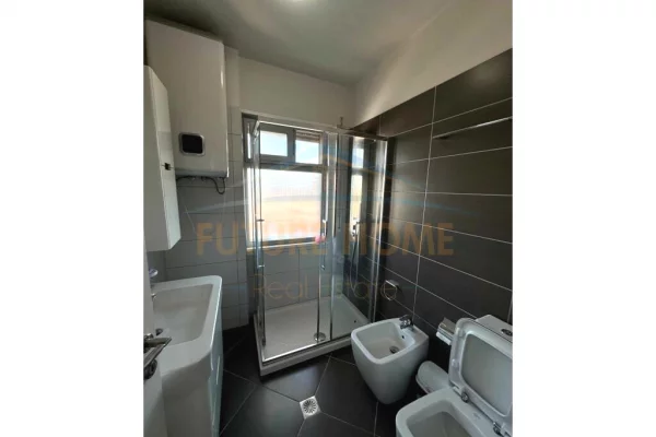 Shtepi me qera 2+1 ne Tirane - 900 Euro
