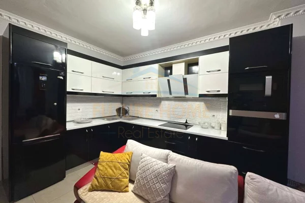 Shtepi me qera 2+1 ne Tirane - 550 Euro