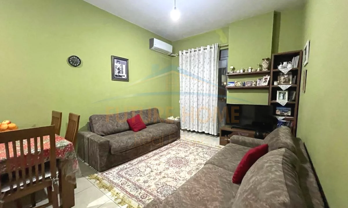 Shtepi ne shitje Apartament ne Tirane, 1+1, Mobilimi E mobiluar, Pagesa 112,000  Euro.
