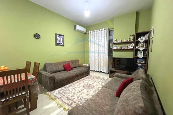 Shitet, Apartament 1+1, Unaza e Re UNA62572