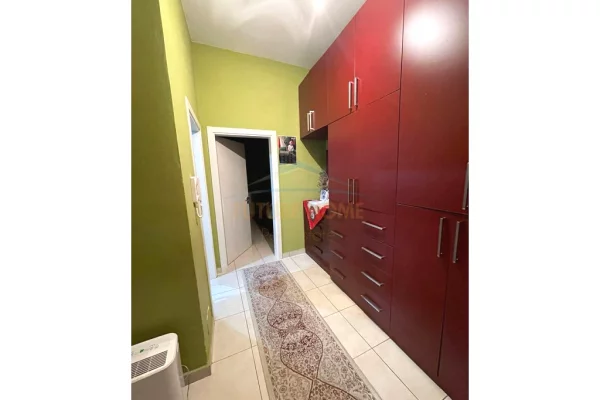 Shtepi ne shitje Apartament ne Tirane, 1+1, Mobilimi E mobiluar, Pagesa 112,000  Euro.