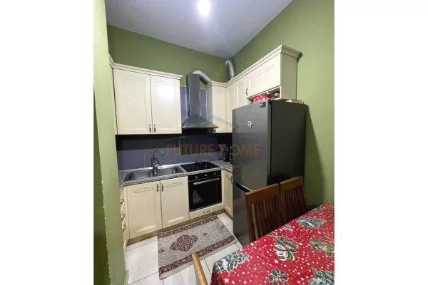 Shtepi ne shitje Apartament ne Tirane, 1+1, Mobilimi E mobiluar, Pagesa 112,000  Euro.