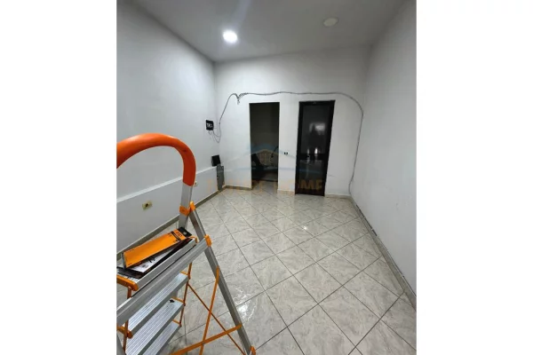 Ambient biznesi me qera 1+1 ne Tirane - 300 Euro