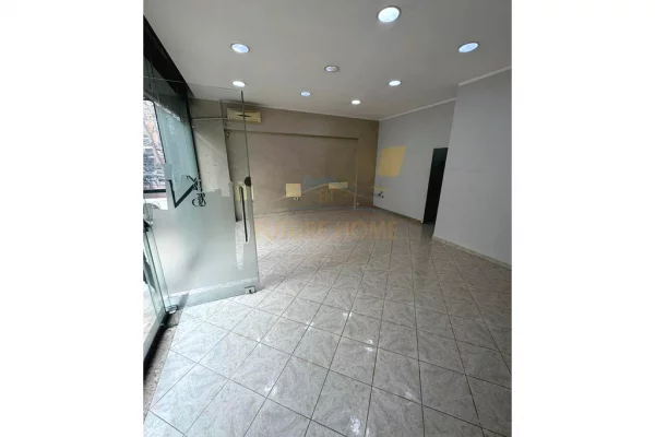 Qera, Ambient Biznesi , Pallatet Cabej , Misto Mame UNA62709