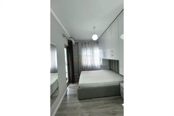 Shtepi me qera Apartament ne Tirane, 2+1, Mobilimi E mobiluar, Pagesa 550  Euro.