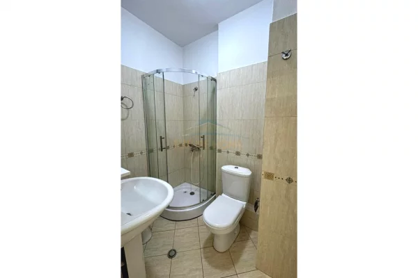Shtepi me qera Apartament ne Tirane, 2+1, Mobilimi E mobiluar, Pagesa 550  Euro.