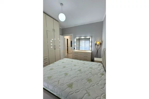 Shtepi me qera Apartament ne Tirane, 2+1, Mobilimi E mobiluar, Pagesa 550  Euro.