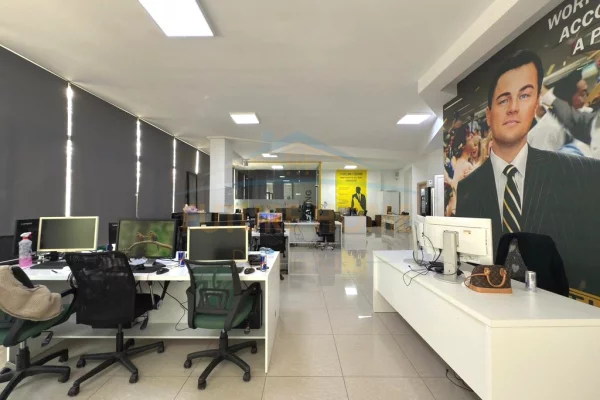 Qera, Ambient Biznesi, Unaza e Re  UNA63169