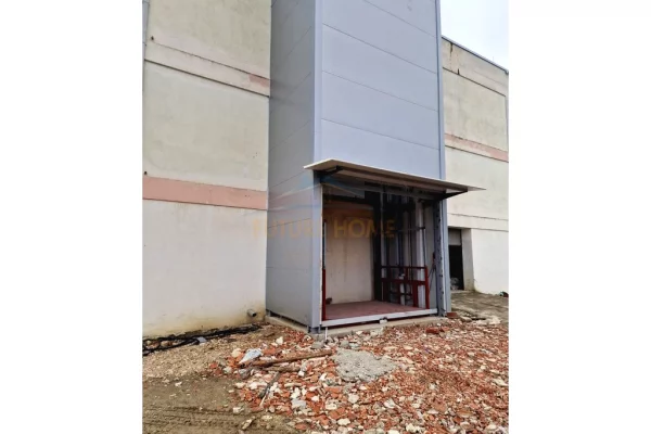 Ambient biznesi me qera 4+1 ne Tirane - 2,200 Euro