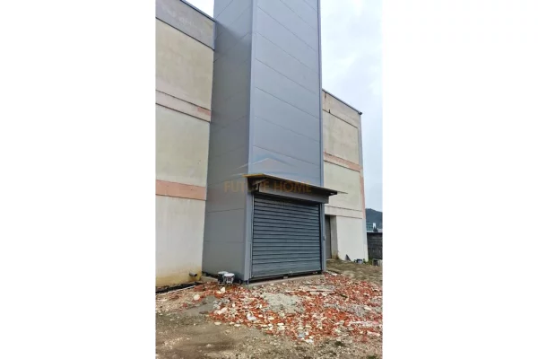 Qera, Kapanon, Prush, Tirane UNA63653