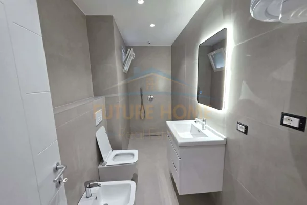 Shtepi ne shitje Apartament ne Tirane, 2+1, Mobilimi Bosh, pa mobiluar, Pagesa 16,500,000  Leke.