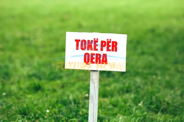 Truall ose Toke ne Tirane - 4,000 Euro