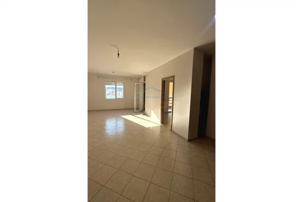 Apartment for rent in Tirana 2+1, Emty