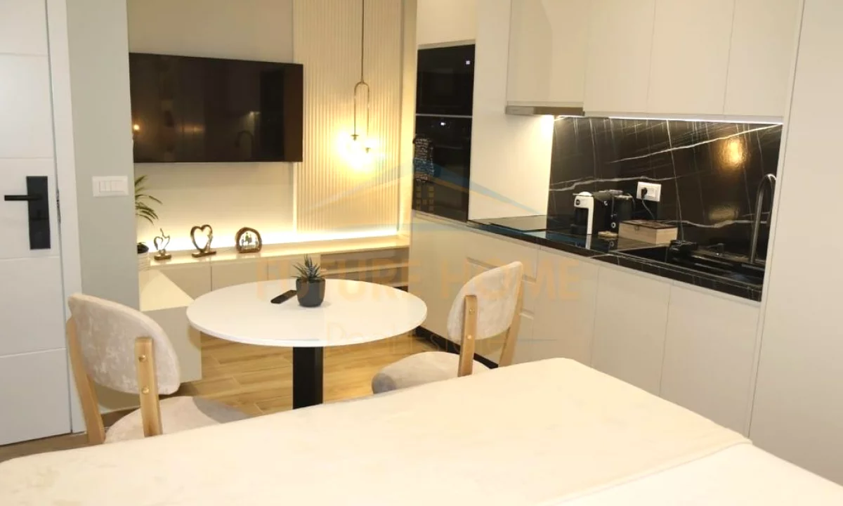 Appartamento in vendita a Tirana 1+1, Arredato