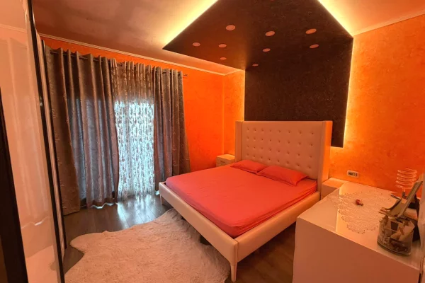 Appartamento in affitto a Tirana 3+1, Arredato