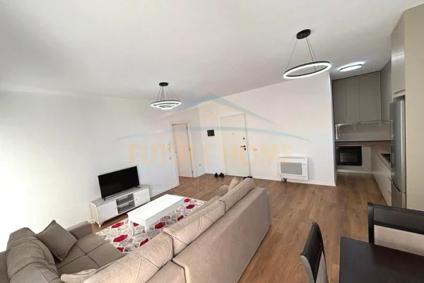 Qera, Apartament 2+1+2, Xhamllik UNA64541