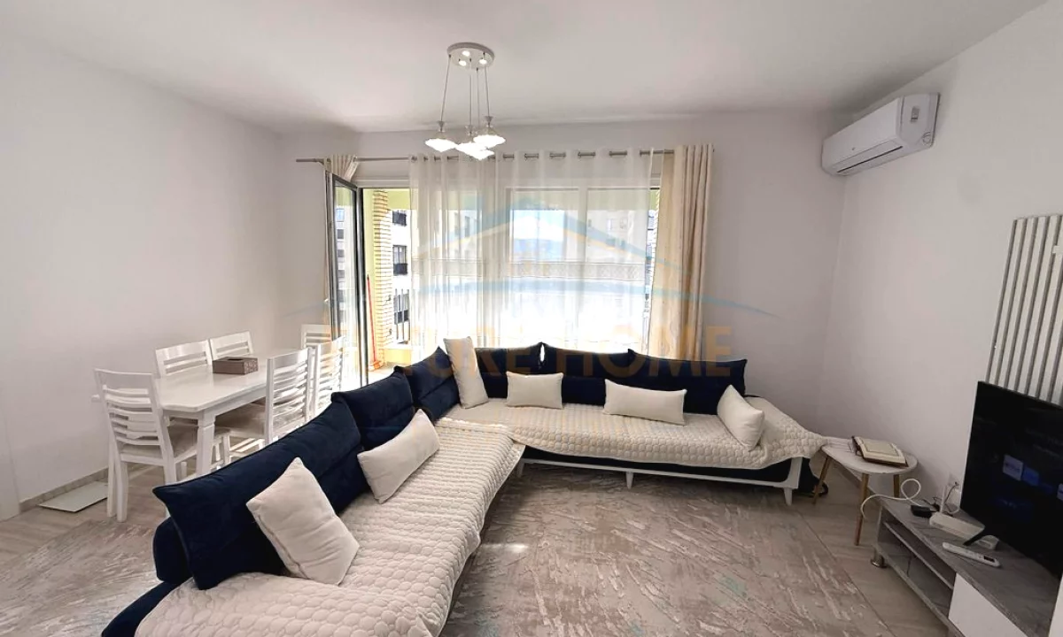 Appartamento in affitto a Tirana 2+1, Arredato