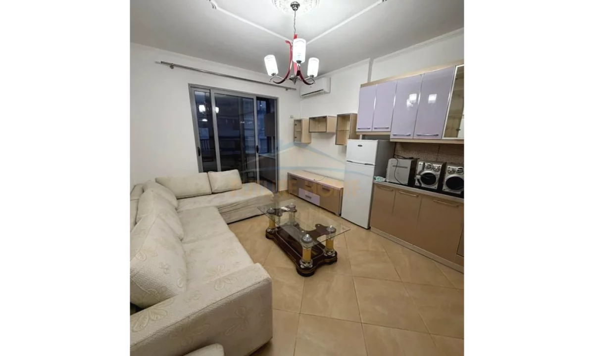 Appartamento in affitto a Tirana 1+1, Arredato