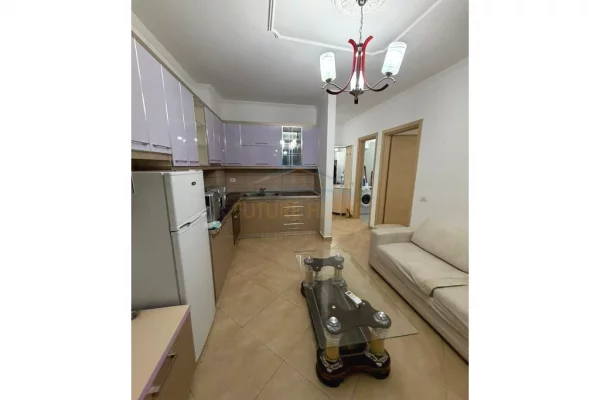 Appartamento in affitto a Tirana 1+1, Arredato