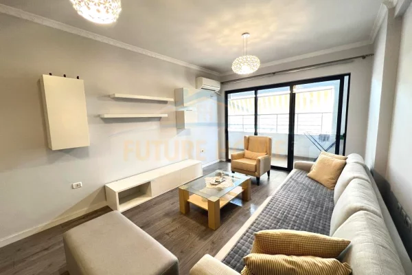 Appartamento in affitto a Tirana 2+1, Arredato