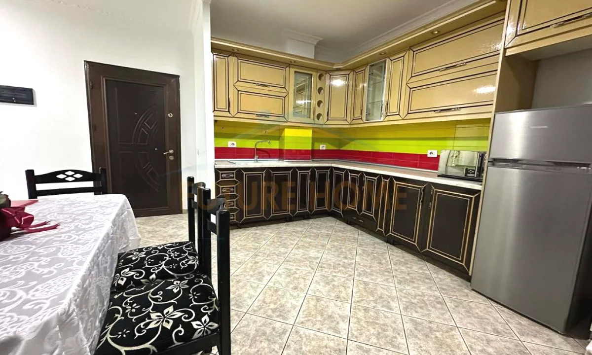 Shtepi me qera Apartament ne Tirane, 2+1, Mobilimi E mobiluar, Pagesa 450  Euro.