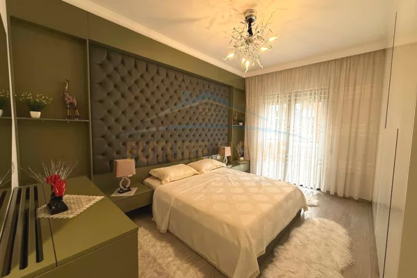 Appartamento in vendita a Tirana 2+1, Arredato