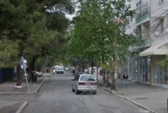 Ambiente Commerciale in Affitto 1+1 a Tirana - 65,000 Leke