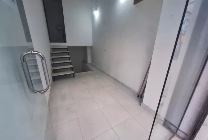 Ambient biznesi me qera 1+1 ne Tirane - 28,000 Leke