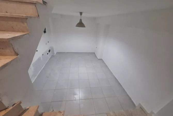 Ambient biznesi me qera 1+1 ne Tirane - 28,000 Leke
