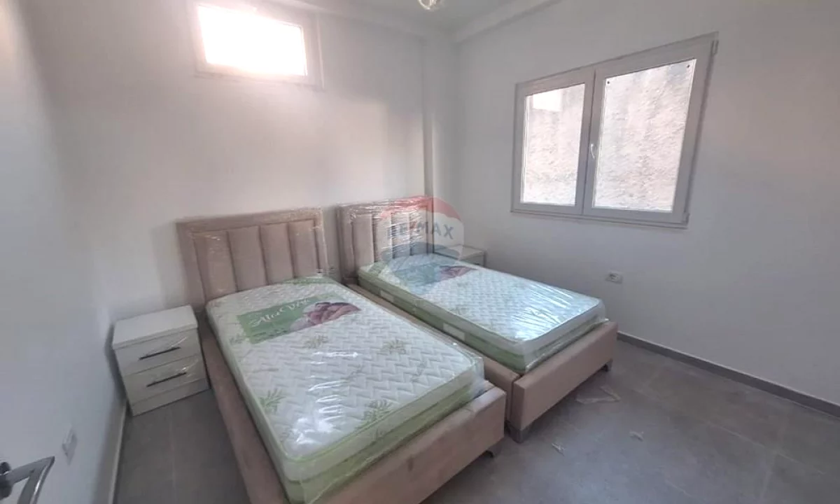 Shtepi me qera Apartament ne Tirane, 2+1, Mobilimi E mobiluar, Pagesa 45,000  Leke.