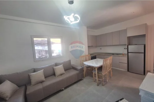 Shtepi me qera Apartament ne Tirane, 2+1, Mobilimi E mobiluar, Pagesa 45,000  Leke.