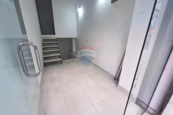 Business Property in Sale 1+1 in Tirana - 6,000,000 Leke