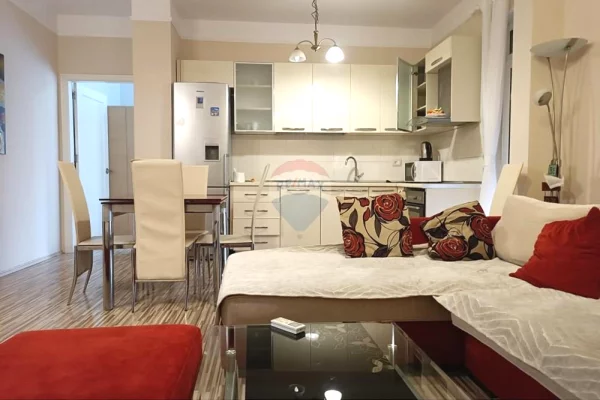Shtepi me qera 2+1 ne Tirane - 750 Euro