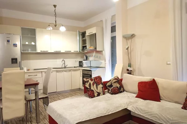 Shtepi me qera Apartament ne Tirane, 2+1, Mobilimi E mobiluar, Pagesa 750  Euro.