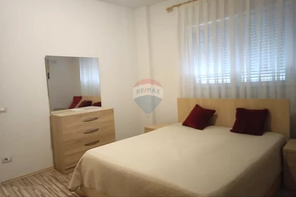Shtepi me qera Apartament ne Tirane, 2+1, Mobilimi E mobiluar, Pagesa 750  Euro.