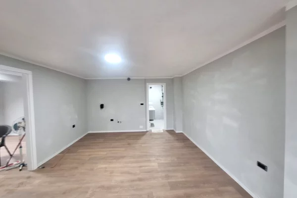 Ambient me qera per Zyra tek Bulevardi i Ri