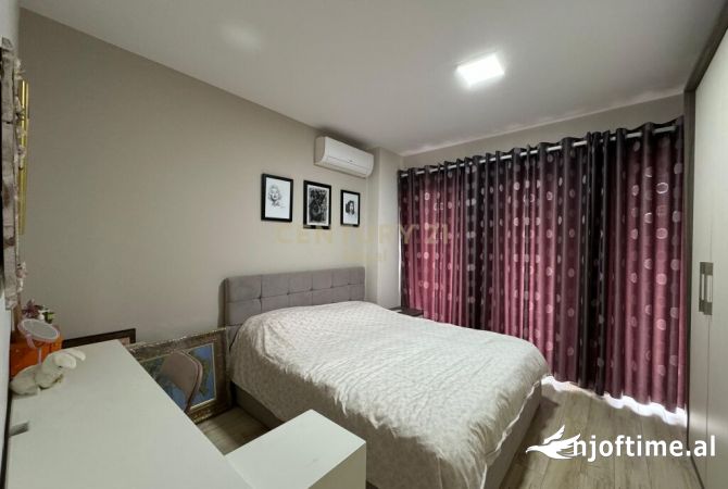 Shtepi me qera 2+1 ne Tirane - 1,350 Euro