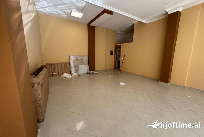 Ambient biznesi me qera 1+1 ne Tirane - 600 Euro