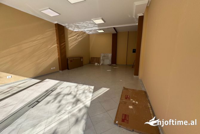 Ambient biznesi me qera 1+1 ne Tirane - 600 Euro