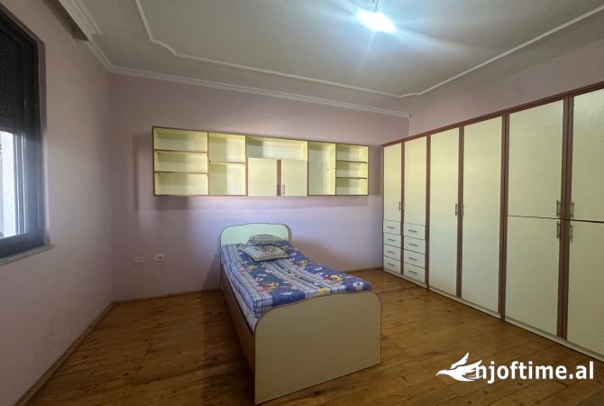 Shtepi me qera 2+1 ne Tirane - 400 Euro