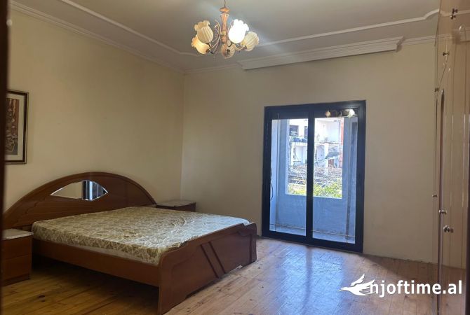 Shtepi me qera 2+1 ne Tirane - 400 Euro