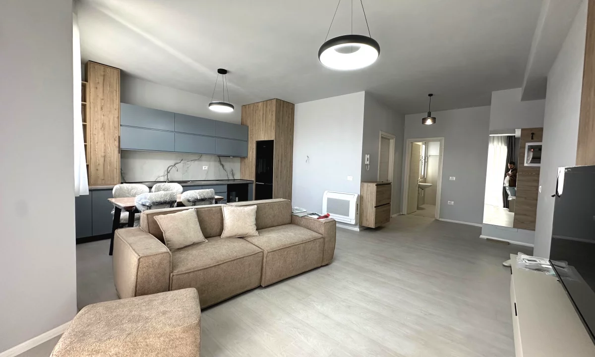 Appartamento in affitto a Tirana 2+1, Arredato