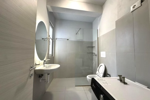 Appartamento in affitto a Tirana 2+1, Arredato