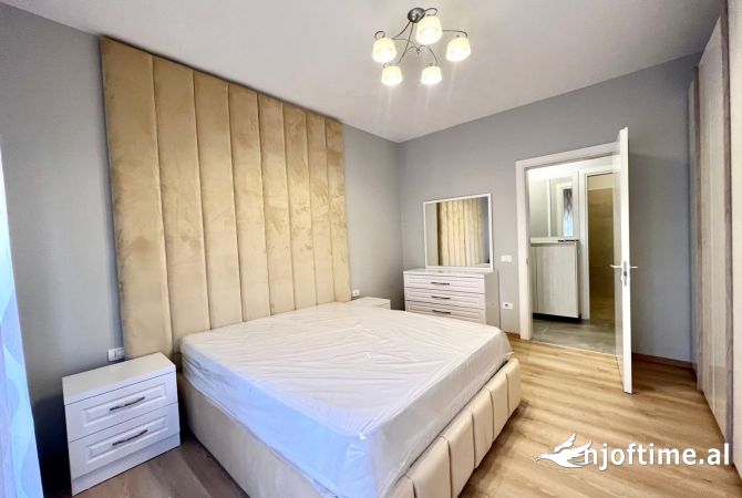 Shtepi me qera 2+1 ne Tirane - 1,100 Euro