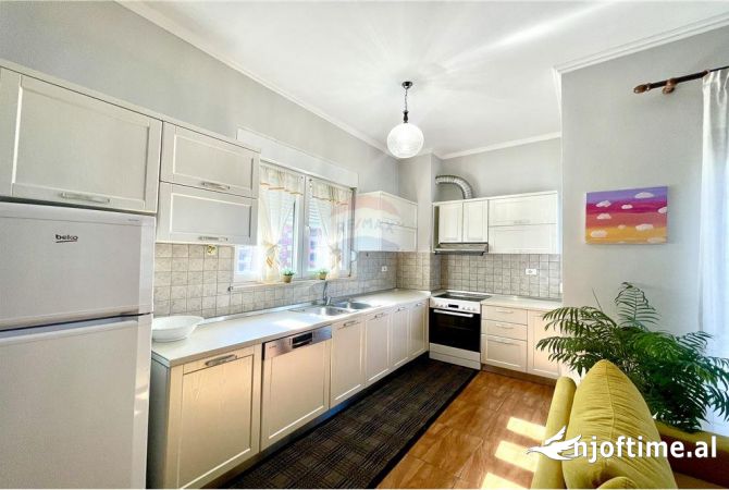 Shtepi me qera 2+1 ne Tirane - 800 Euro